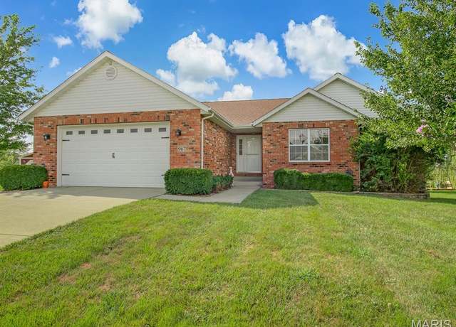 Property at 967 Kleefeld Ln, St Libory, IL 62282, 5 beds, 3 baths