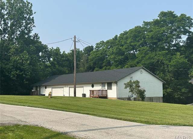 Property at 1757-1759 Bay Ave, Hannibal, MO 63401, 6 beds, 5 baths