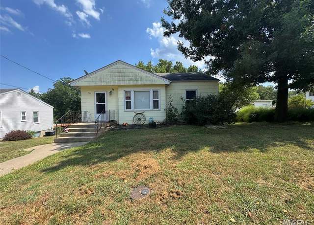 Property at 296 Riverview Dr, Ste Genevieve, MO 63670, 2 beds, 1 bath