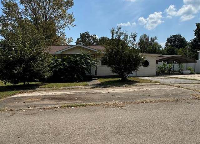 Property at 209 Fleming St, Bernie, MO 63822, 2 beds, 1 bath
