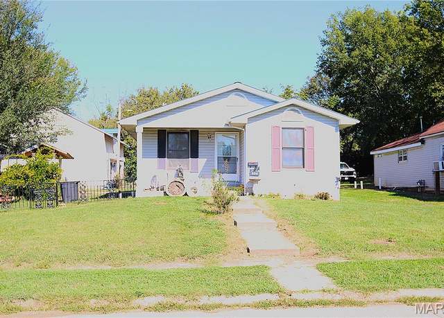 Property at 804 Griffith St, Park Hills, MO 63601, 5 beds, 3 baths