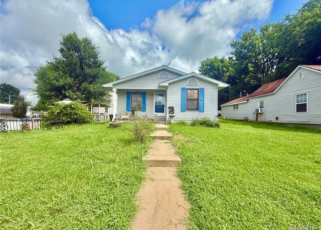 Property at 804 Griffith St, Park Hills, MO 63601, 5 beds, 3 baths