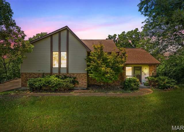 Property at 410 W Lueking Dr, De Soto, MO 63020, 3 beds, 2.5 baths