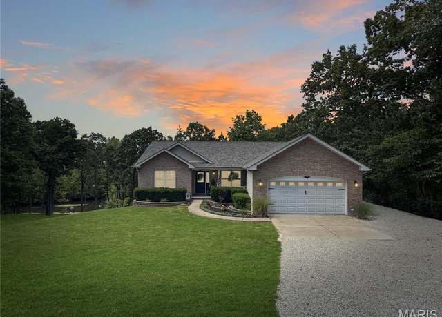 Property at 725 Forestview Dr, Union, MO 63084, 4 beds, 3 baths