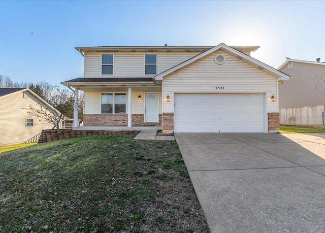 Property at 2537 Castle Pines Dr, Imperial, MO 63052, 4 beds, 2.5 baths