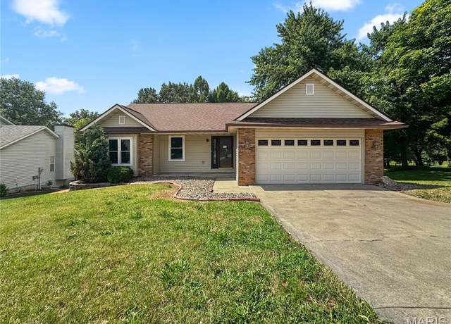 Property at 20 Englewood Dr, Glen Carbon, IL 62034, 4 beds, 3 baths