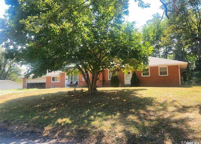 Property at 384 E Belleville St, Nashville, IL 62263, 3 beds, 1 bath