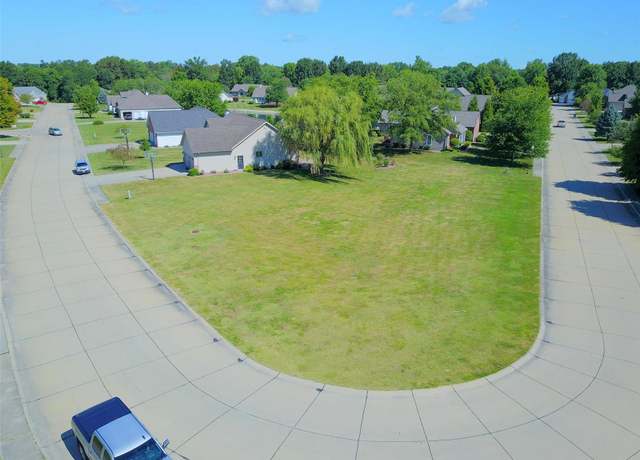 Property at 6 Eastland, Carlinville, IL 62626