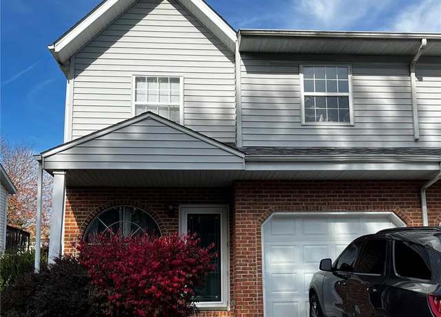 Property at 49 Clinton Hill Dr, Swansea, IL 62226, 3 beds, 2.5 baths