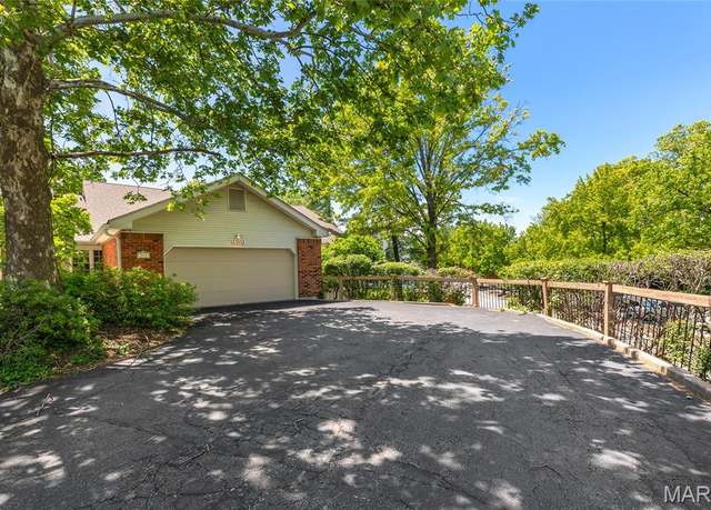 Property at 959 N Spoede Rd, Creve Coeur, MO 63146, 2 beds, 2 baths