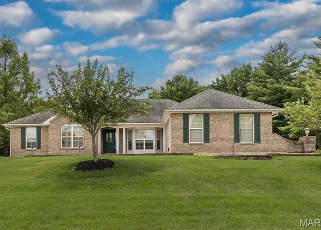 Property at 885 Great Park Dr, St Charles, MO 63304, 4 beds, 3.5 baths