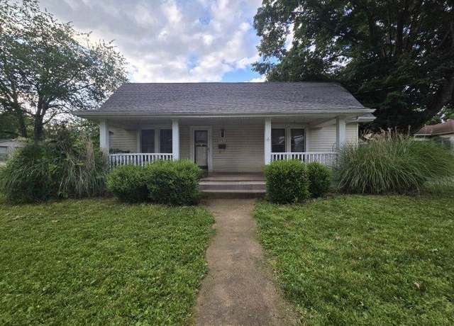 Property at 807 W Liberty St, Farmington, MO 63640, 3 beds, 1 bath