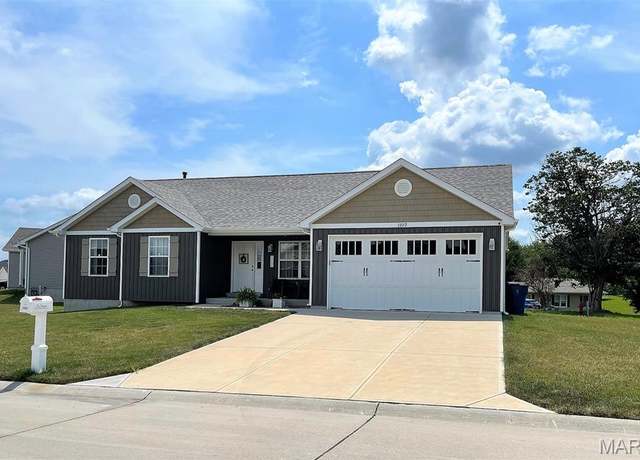 Property at 1102 Stone Henge Ct, Pevely, MO 63070, 3 beds, 2 baths