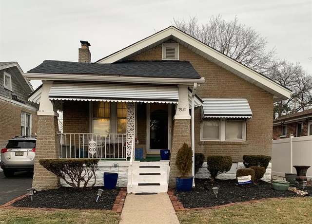 Property at 7921 W Bruno Ave, St Louis, MO 63117, 1 bed, 1 bath