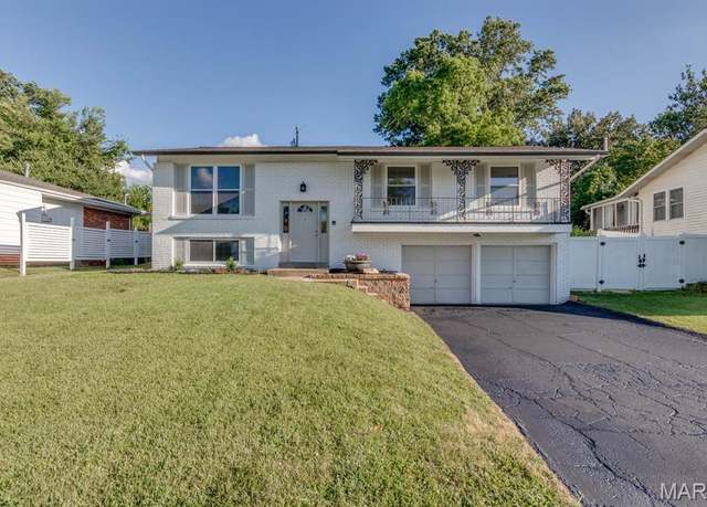 Property at 11114 Torigney Dr, St Louis, MO 63126, 3 beds, 3 baths