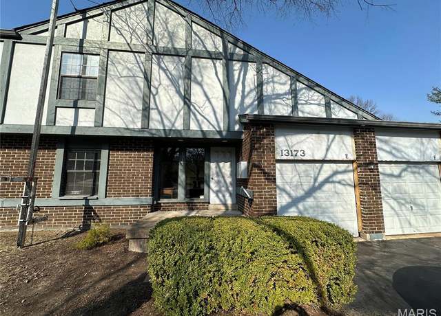 Property at 13173 Royal Pines Dr #4, Maryland Heights, MO 63146, 3 beds, 2 baths