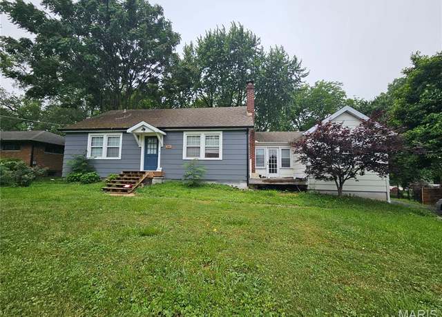 Property at 2060 Washington St, Florissant, MO 63033, 3 beds, 1 bath