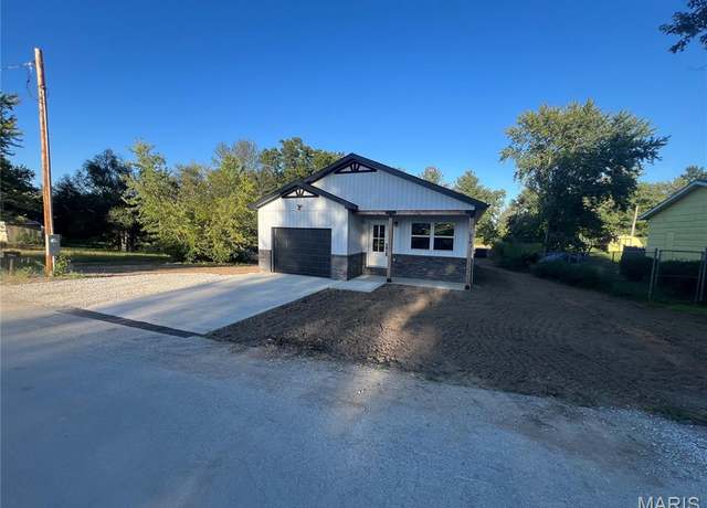 Property at 614 Bryan Ave, Paris, MO 65275, 3 beds, 2 baths