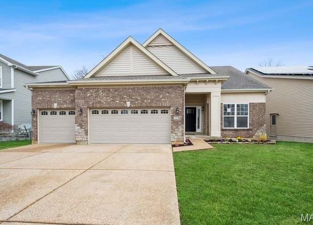 Property at 2238 Bay Tree Dr, St Peters, MO 63376, 4 beds, 3.5 baths