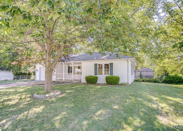 Property at 304 Ridgewood Dr, Belleville, IL 62223, 2 beds, 1 bath