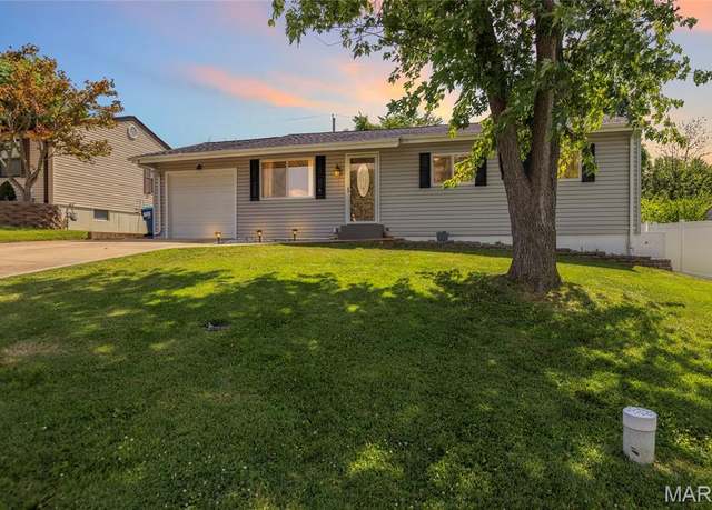 Property at 2273 Summit Dr, Arnold, MO 63010, 3 beds, 1.5 baths