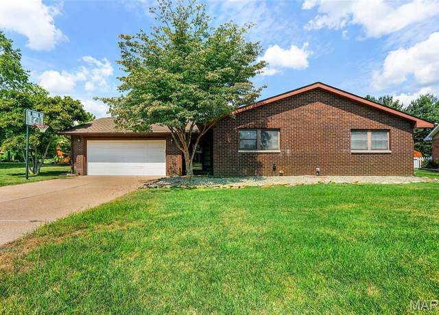 Property at 134 Kendall Dr, Wood River, IL 62095, 3 beds, 2 baths