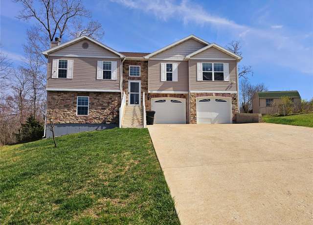 Property at 182 Ridgeview Dr, St Robert, MO 65584, 5 beds, 2 baths
