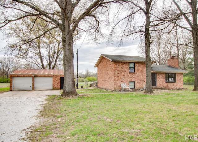 Property at 16776 Indian Lake Rd, Jerseyville, IL 62052, 3 beds, 2 baths