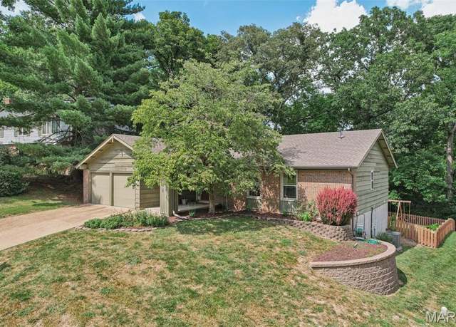 Property at 1520 Ploma Dr, Ballwin, MO 63021, 3 beds, 2 baths