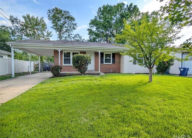 Property at 2480 Teakwood Manor Dr, Florissant, MO 63031, 4 beds, 2 baths