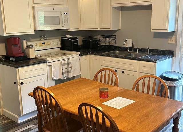 Property at 677 Rose Petal Dr, Villa Ridge, MO 63089, 3 beds, 1 bath