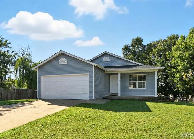 Property at 694 Tobermory Ct, Wentzville, MO 63385, 4 beds, 2 baths