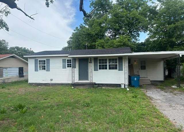 Property at 306 S Marion St, Clarkton, MO 63837, 3 beds, 1 bath