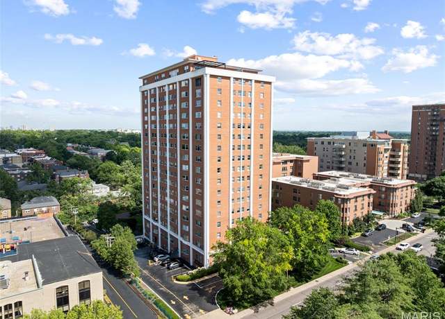 Property at 710 S South Hanley Rd Unit 17C, Clayton, MO 63105, 3 beds, 2.5 baths