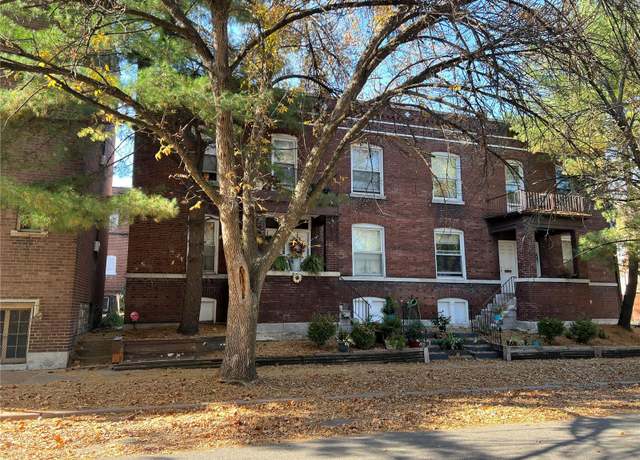 Property at 3119 Oak Hill Ave, St Louis, MO 63116, 8 beds, 4 baths