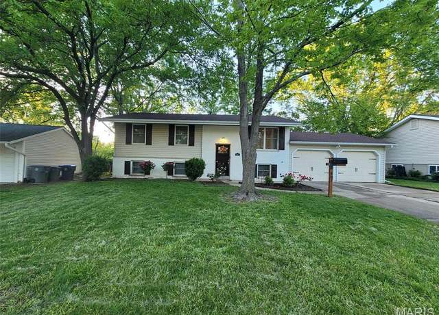Property at 807 Larkspur Ln, O'fallon, MO 63366, 3 beds, 2 baths