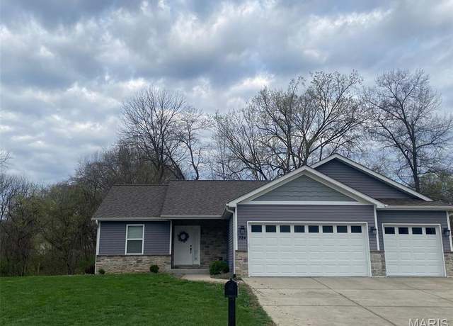 Property at 324 Jennifer Ct, Troy, IL 62294, 4 beds, 3 baths