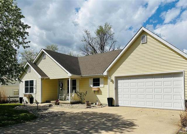 Property at 234 Virginia St, Brighton, IL 62012, 2 beds, 1.5 baths