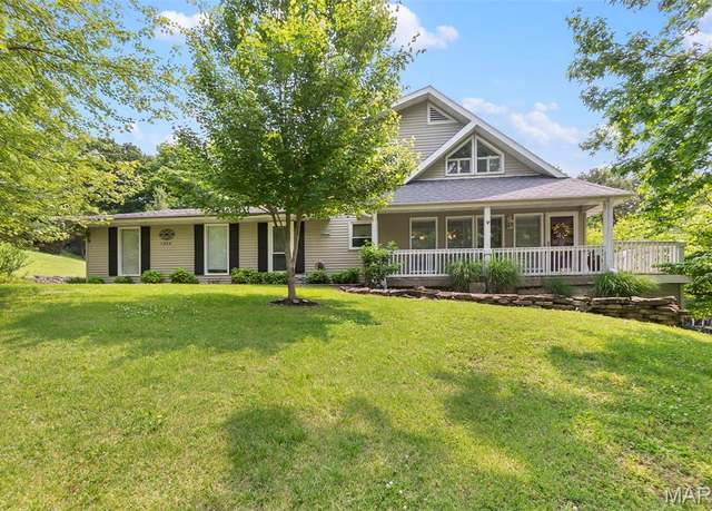 Property at 1306 Kenwood Dr, Cape Girardeau, MO 63701, 3 beds, 3 baths