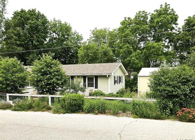 Property at 1504 Dean Ave, Hannibal, MO 63401, 3 beds, 2 baths