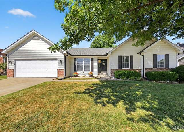 Property at 1305 Grand Canyon Dr, Wentzville, MO 63385, 3 beds, 2 baths