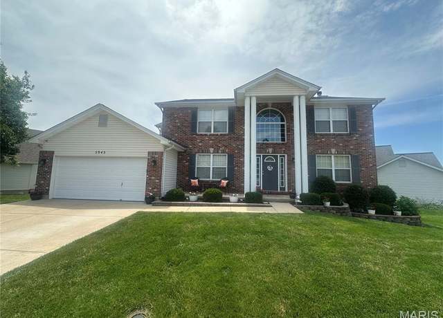 Property at 5945 Cardinal Creek Dr, St Louis, MO 63129, 4 beds, 3.5 baths