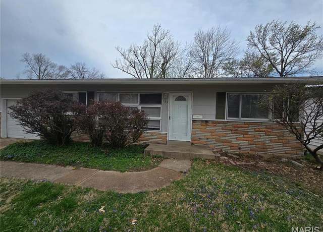 Property at 135 Duquette Ln, Florissant, MO 63033, 3 beds, 1 bath
