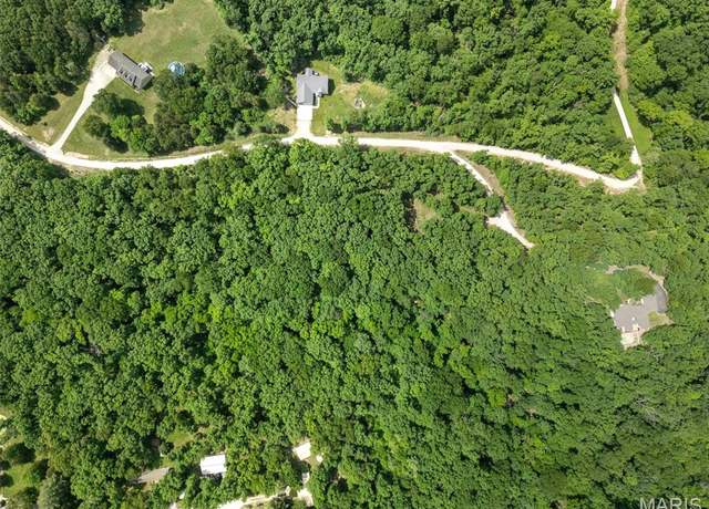 Property at 5 Tall Oak Trl, Warrenton, MO 63383