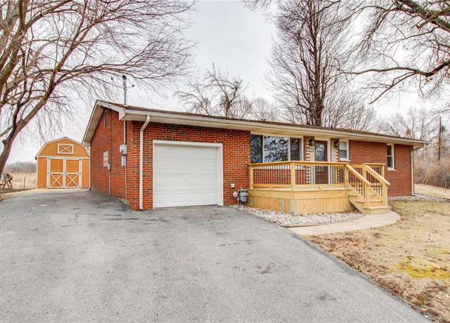 Property at 429 Oak St, East Alton, IL 62024, 3 beds, 1 bath