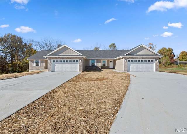 Property at 282 Railroad St, Moscow Mills, MO 63362, 3 beds, 2 baths