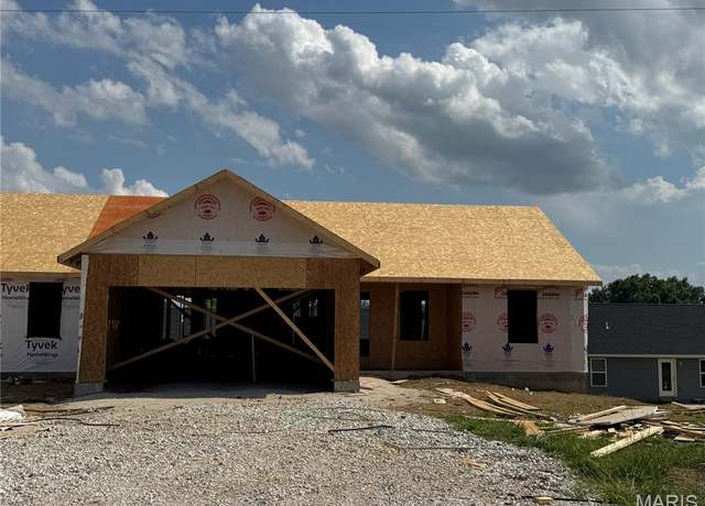 Property at 282 Railroad St, Moscow Mills, MO 63362, 3 beds, 2 baths