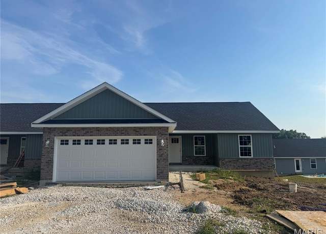 Property at 282 Railroad St, Moscow Mills, MO 63362, 3 beds, 2 baths