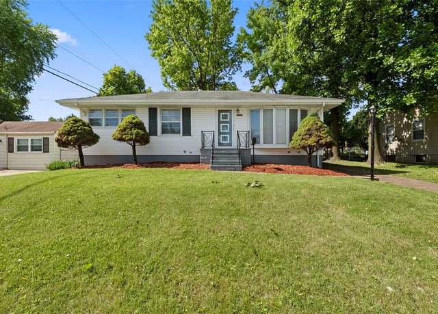 Property at 200 Saint Maurice Ln, Florissant, MO 63031, 3 beds, 1 bath