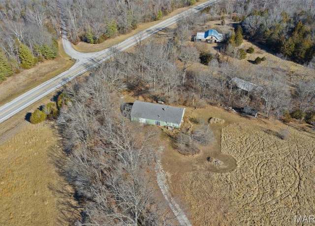 Property at 9990 Campfire Dr, Pacific, MO 63069, 3 beds, 2 baths